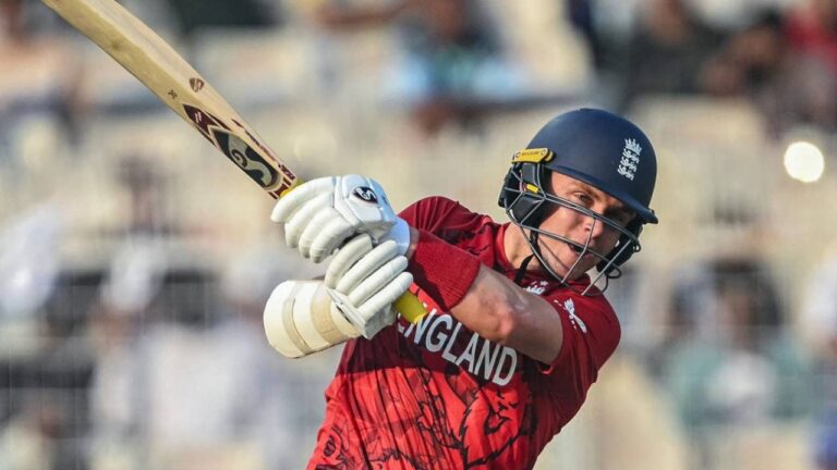 ‘Disappointing’ – Sangakkara on Sam Curran turning out for Surrey with IPL still – سیم کرن کا آئی پی ایل چھوڑ کر سرے کے لیے کھیلنا: کمار سنگاکارا مایوس