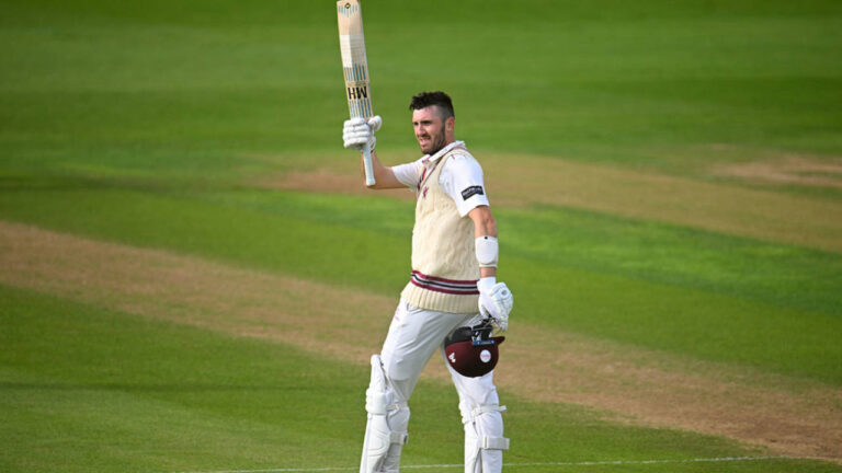 Overton ton, Rew 149 completes Somerset escape: کاؤنٹی چیمپئن شپ کا سنسنی خیز ڈرا