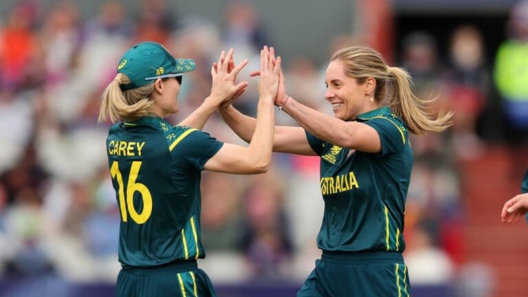 کرکٹ کی دھماکہ خیز ہفتے کی ٹرپل ہیڈر: Saturday triple-header: Pakistan look for a W; Australia, England target three i