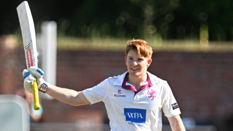 Thomas Rew sparkles again to loosen Warwickshire grip – سمرسیٹ کی شاندار واپسی